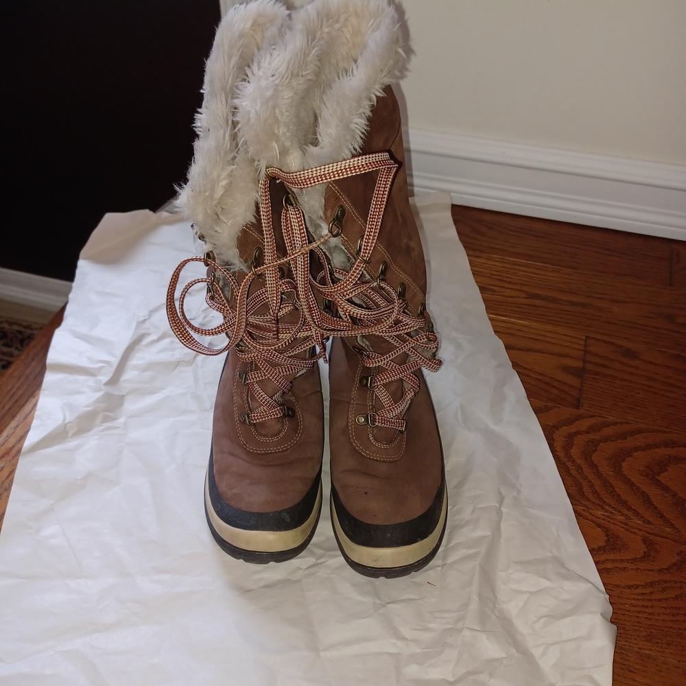 Timberland Brown Shearling Faux Fur-Lined Winter Boots. US 8.5
